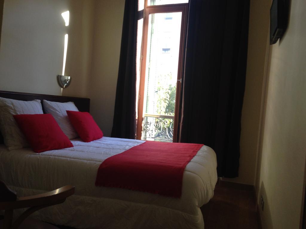 Hotel Victory Marselha Quarto foto